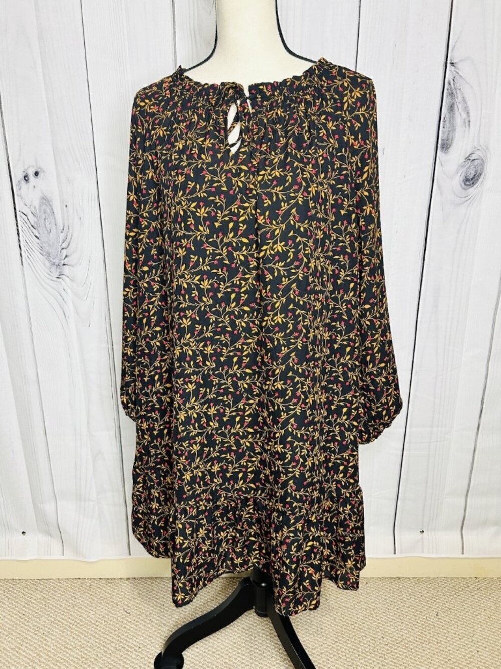 Old Navy Black Floral Long Sleeve Swing Shift Dress Size L Keyhole Tie Neckline